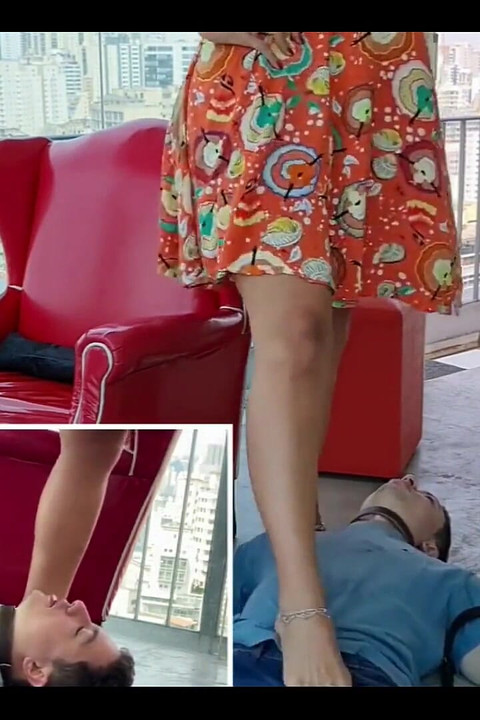 Božica Kiffa Sadistička šefica ep 2 - Muški branitelj zaposlenik dobio gušenje nogama od seksi šefice