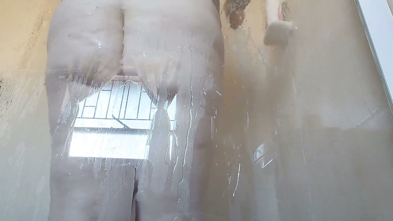 Pov: bạn đang xem tôi tắm bí mật