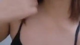 April Shayne Ubales Filipijnse toont grote borsten sexy