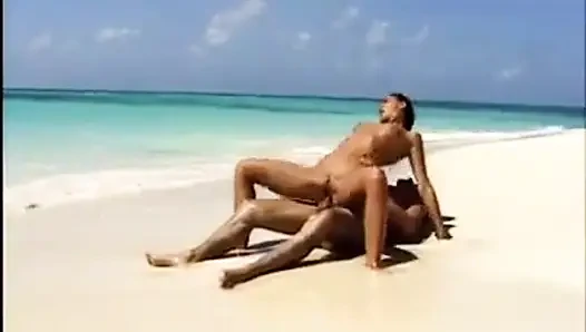 Jeanette sert bir yarağa binerken balon götüne bir göz atın