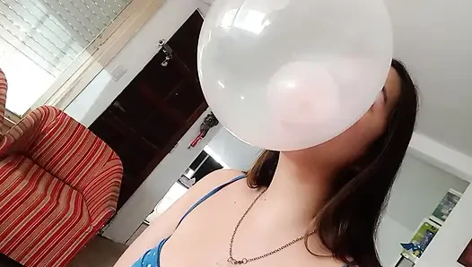 Büyük ve dağınık baloncuk baloncukları yapıyor - tavşan tezgahçı