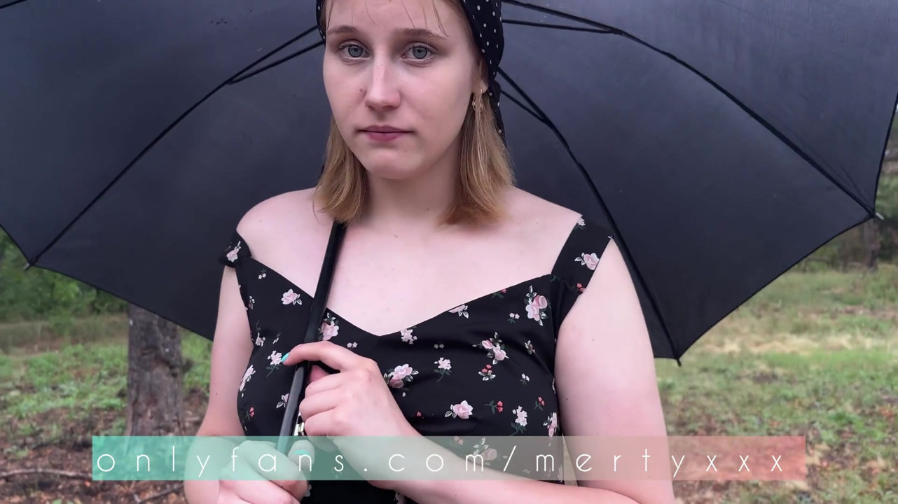 村の金髪娘の初めてのアナルセックス