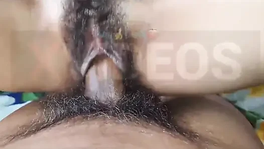 Yakın çekimde ateşli kız arkadaşını sert sikiyor.