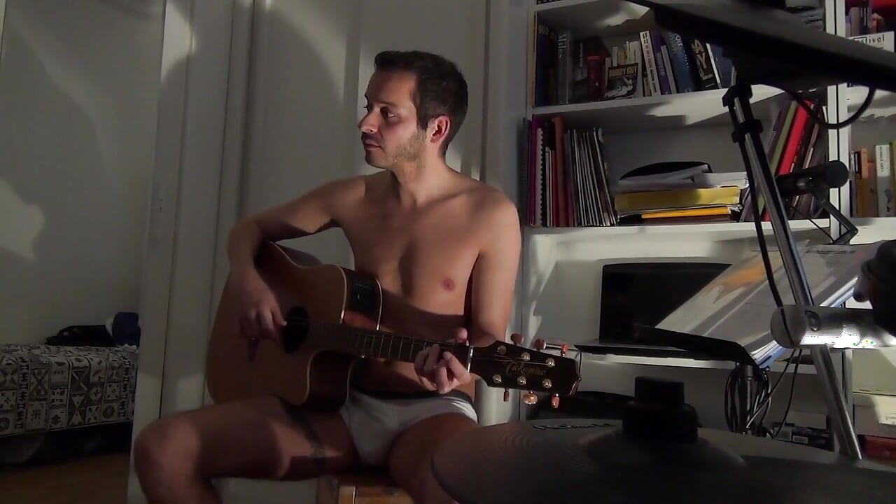 Thiago, the big dick guitarist fuck his lover
