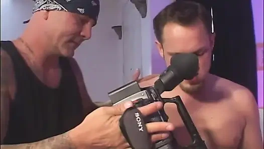 Lütfen Bana Daha Fazlasını Ver! - Büyük Memeli Sarışın Üçlü Sekste Sert Sikiliyor