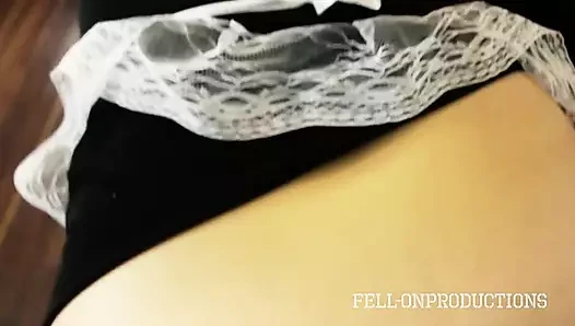 Tante seksi dengan gaun pembantu madisin lee dientot habis-habisan sampai dicrot di muka