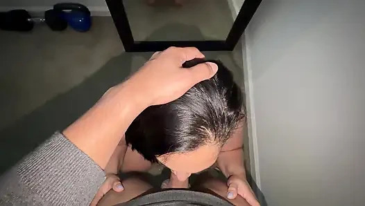 Сексуальная задница латины всегда становится мокрой