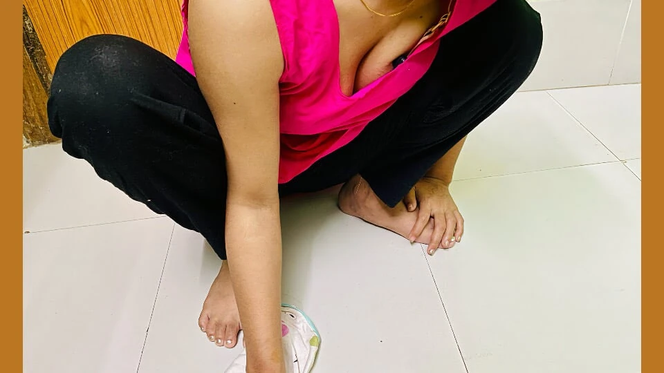 I couldn't control my lust after seeing the beautiful maid
