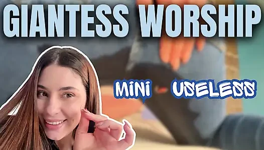 Giantess Worship Mini İşe Yaramaz