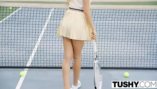 Tushy, primer anal para la estudiante de tenis Aubrey Star
