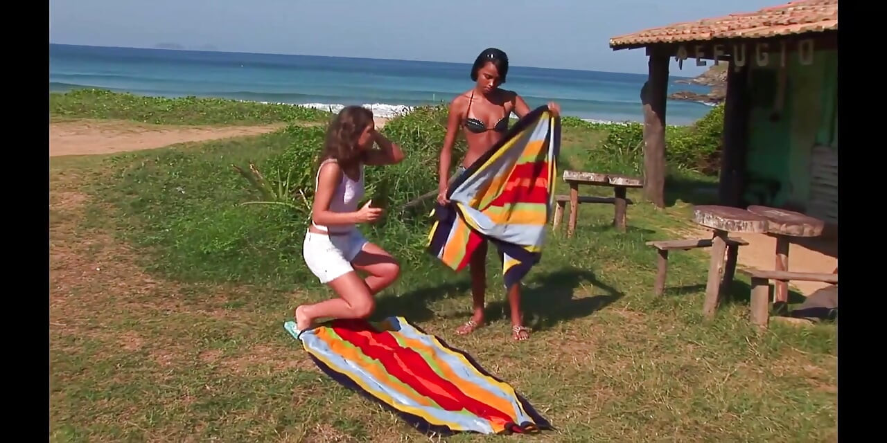 Anal în trei în junglă