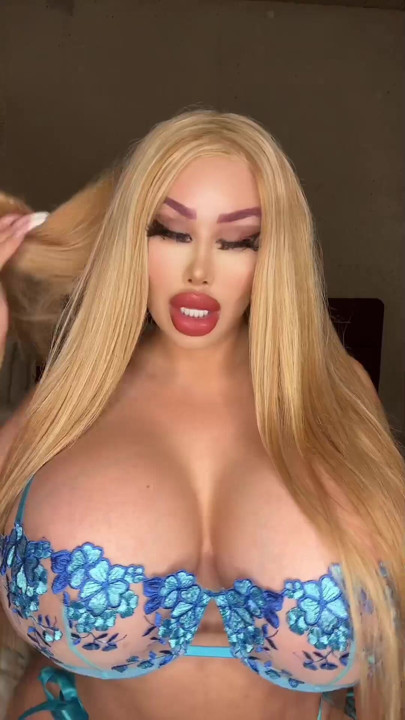 Autêntica milf ao lado seduz entregador - áudio real