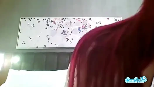 TeenFar masturbiert erstmals live auf Camsoda