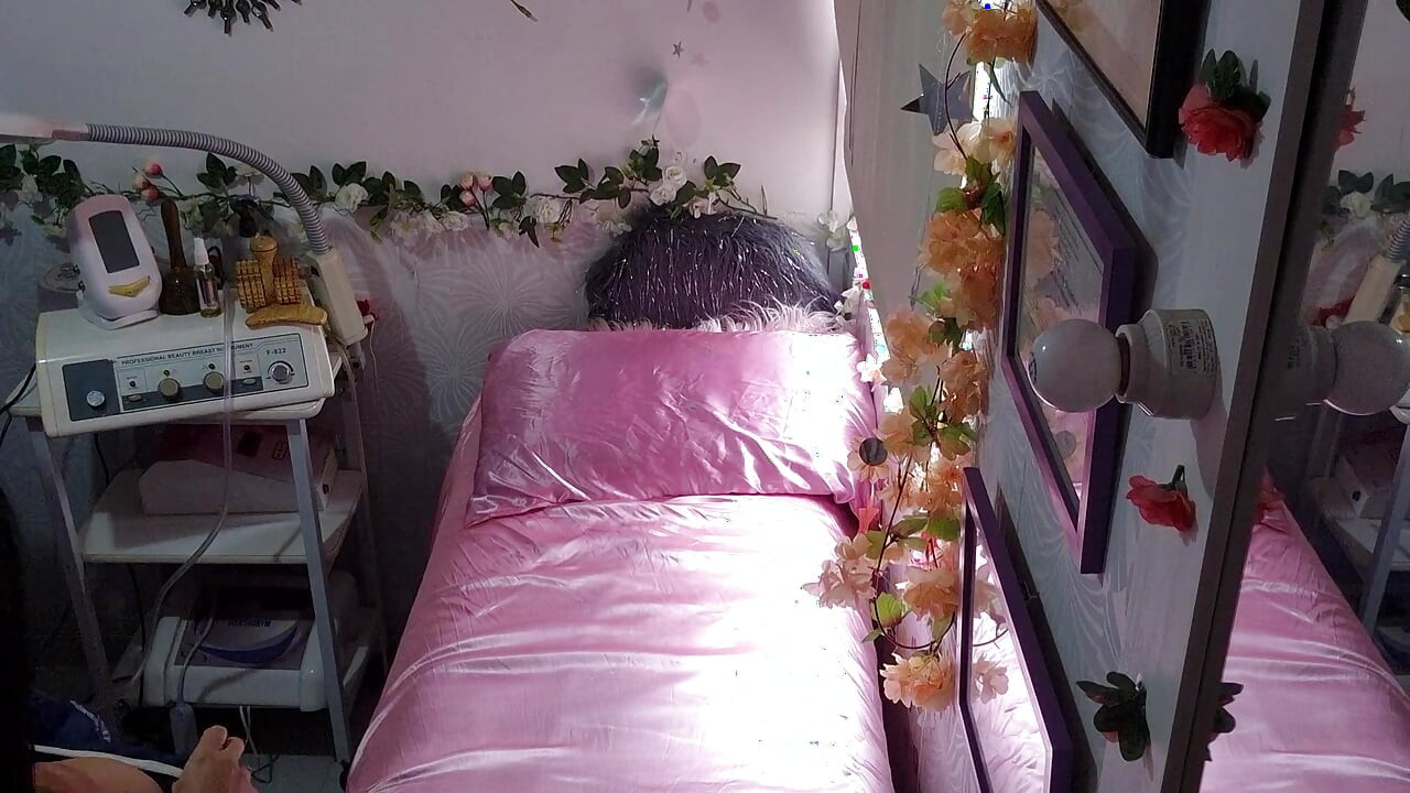 I Told My Husband I Was Going to Get a Massage, I Just Didn't Mention That the Masseur Was a Man