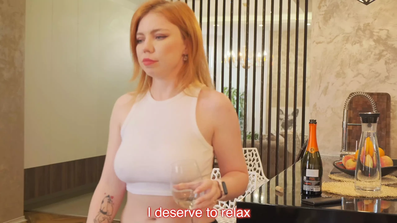 My boss doesn't fuck me, so I fuck myself!