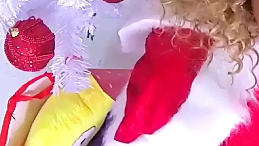 Si pemula nina rivera lagi asik muasin memeknya pakai mainan seks barunya di bawah pohon natal