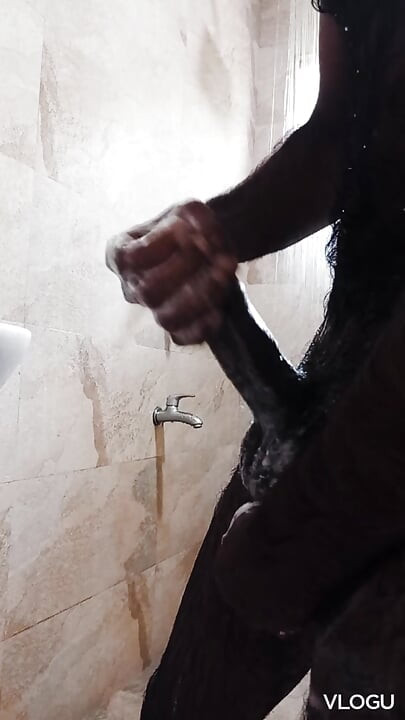 Handjob im badezimmer