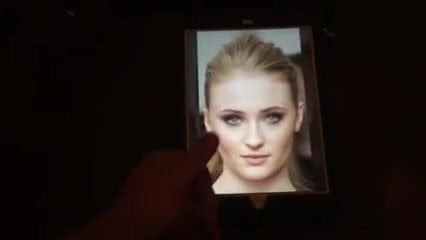 Sophie Turner cum tribute