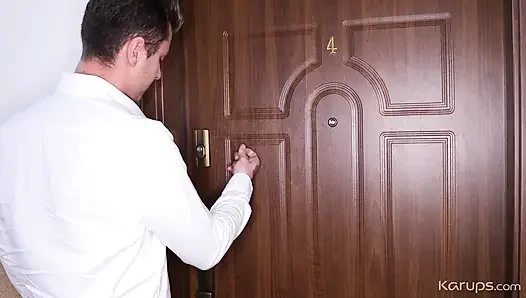 Cougar Brittany Bardot Deepthroats The Driver