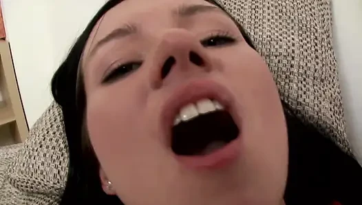 Teenies Kate - sert anal