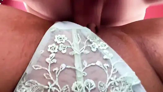 Amsterdam Wohnung, Mit Mia Nins und Pantera Belga