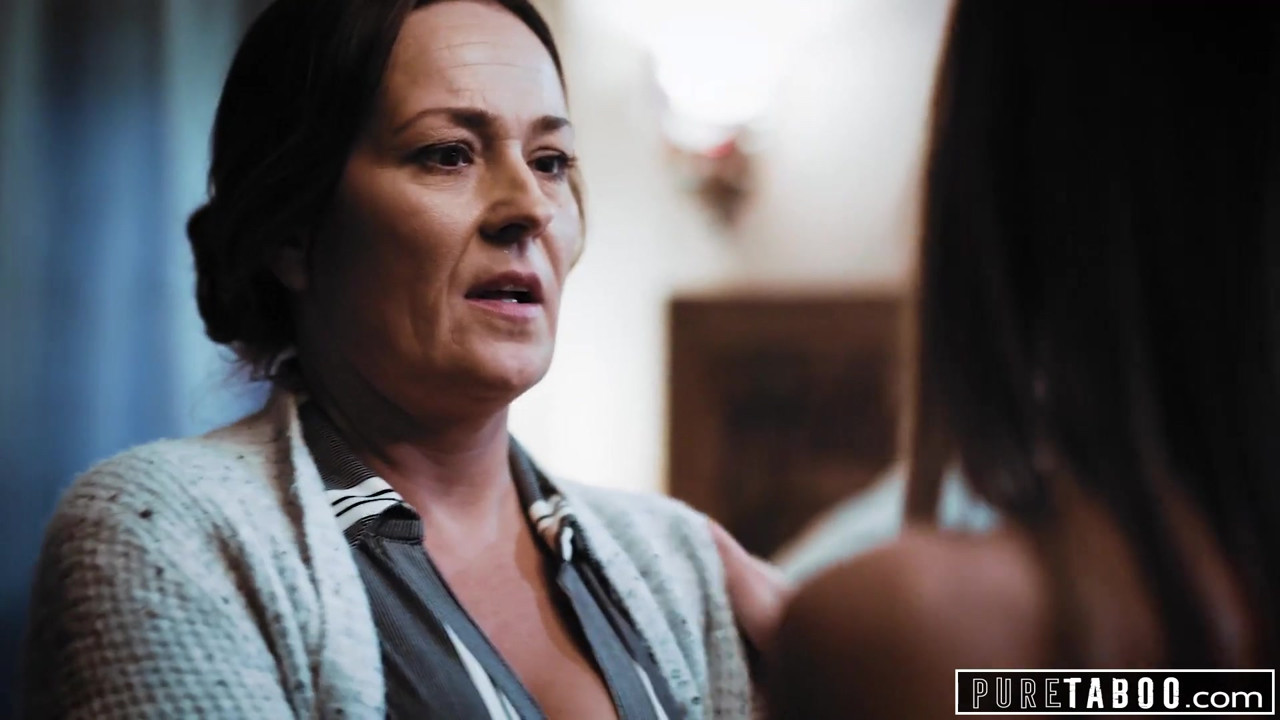 継母と継父と捕まる純粋なタブー、カイラー・クインが参加