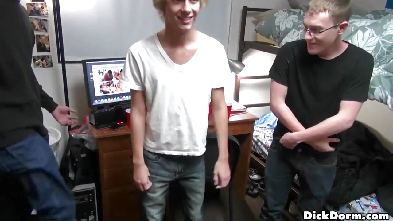 Reality Dudes - These Guys Figure Out How to Make Money Real Quick with Dick Dorm