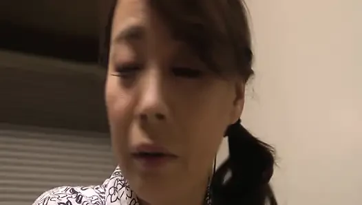A109G09 A son-in-law and a widowed mother-in-law who are not satisfied with their marital life, forbidden pleasure SEX with their instincts exposed!