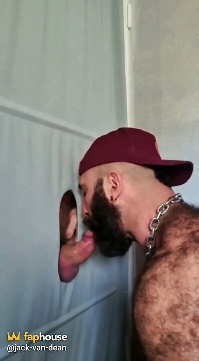 Tyler Sucks off Jack at Gloryhole