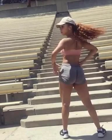 Brittany Renner - Ass Jiggle (Slow Motion)