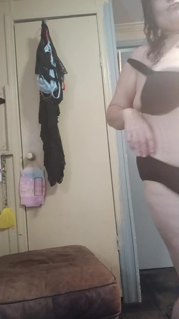 Im trying to go get dressed to go swimming