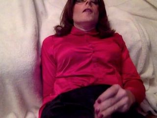 Сладкая эякуляция над моей атласной блузкой и атласной юбкой