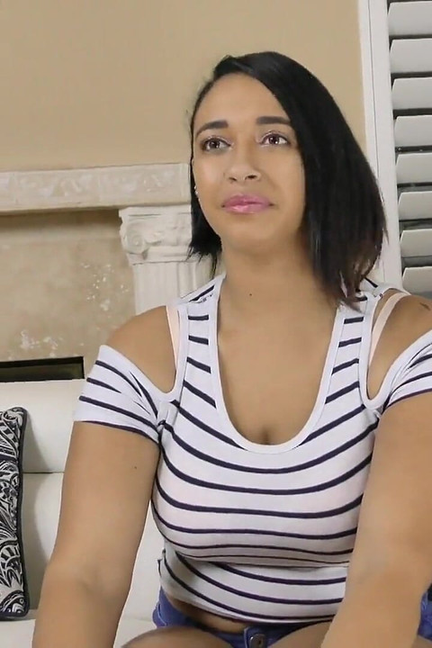 18 años, ébano explotando leche