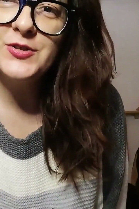Sweaty armpits costum video