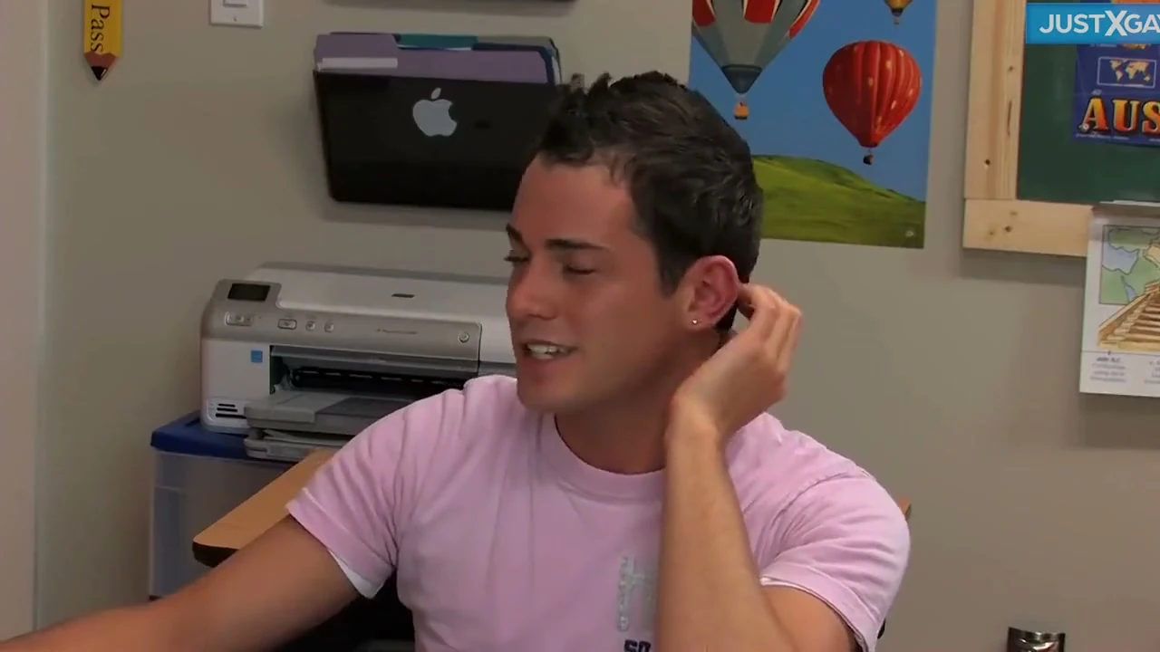Kalob and Skye Enjoy Intense Bareback Sex on Desk,Just X Gays daddy