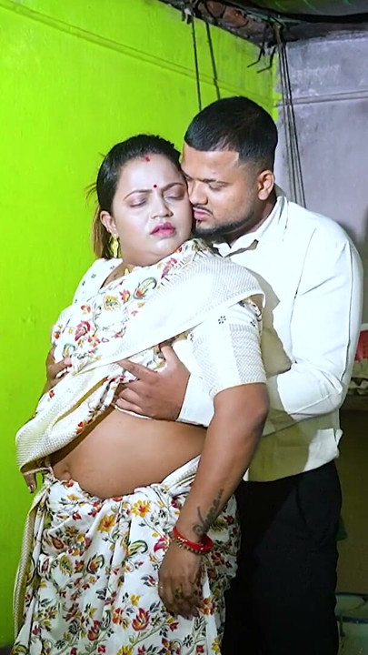Agente Indiano da EMI Nem EMI Ke Badale Maa Aur Beti Ko Sath Pela Ghar ke Bahar (Áudio em Hindi) | Clipe 1
