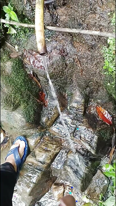 I took off my clothes and masturbated by the roadside