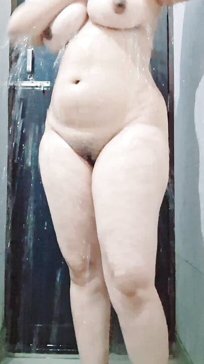 Hot indian desi girl sexy bathroom bath