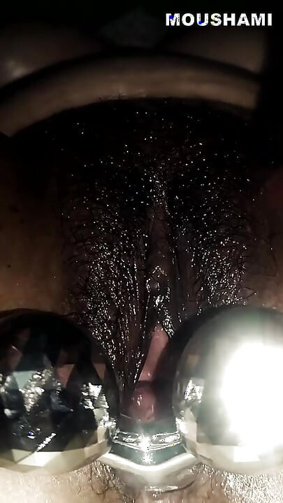 Desi bhabhi joacă cu dildo-ul pe pizdă și se bucură din plin