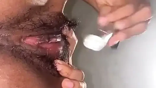 Lagi asik mainin memek berbuluku