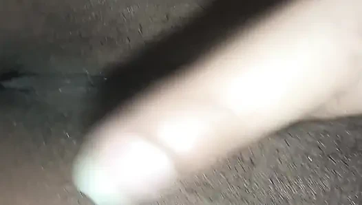 Бхабхи вставила ее палец