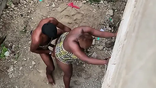 Menyeluruh untuk bercinta dengan salah satu penjaga istana