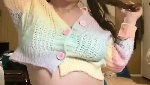 Aku menyetubuhi diriku sendiri dalam sweater kebanggaan lesbian gay membuat diriku muncrat untuk saudara tiriku dan istrinya kemudian mengirim email ke mereka