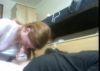 Hottie sucking off her boyfriend