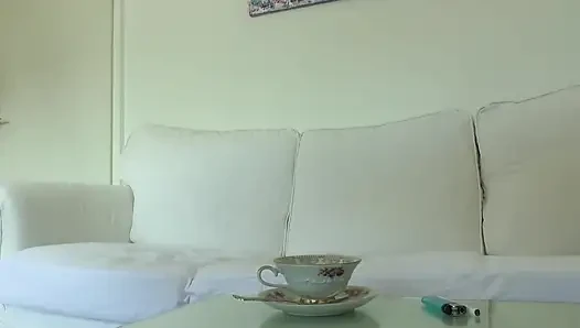 Boots Lady: Aku Lagi Istirahat Rokok, Lady Victoria Valente