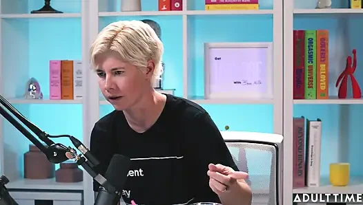 Эксгибиционизм, секстинг и развитие Lilly Bell | Время для взрослых, подкаст