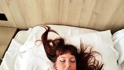Tatilde memelere sabah boşalması