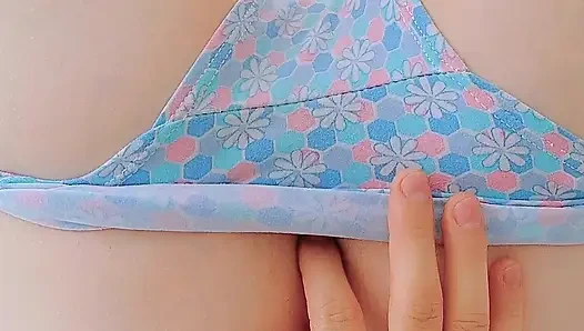 Dadı çalışırken sikiliyor