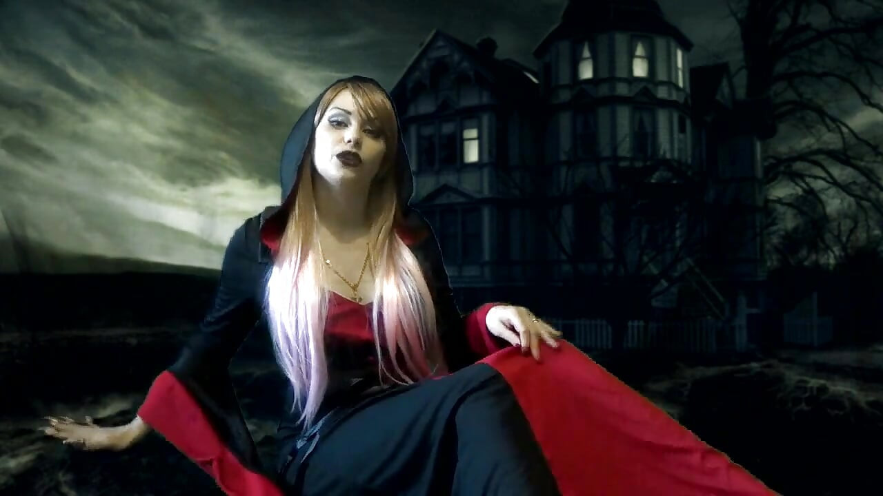 Sunt stăpâna ta Malefică Vampire și decid ce vei face