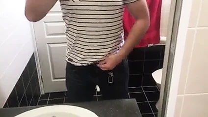Tommylads kocalar gizli masturbasyon içinde the banyo